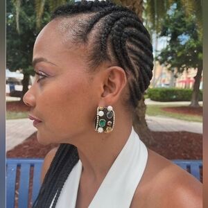 5/$20!! Gorgeous rhinestone earrings